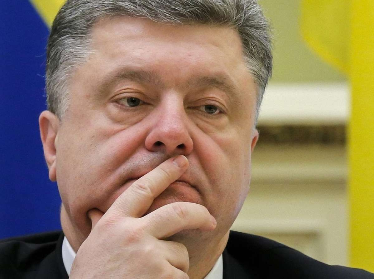 Ми перемогли б і без волонтерів, але «було б набагато важче», – Порошенко