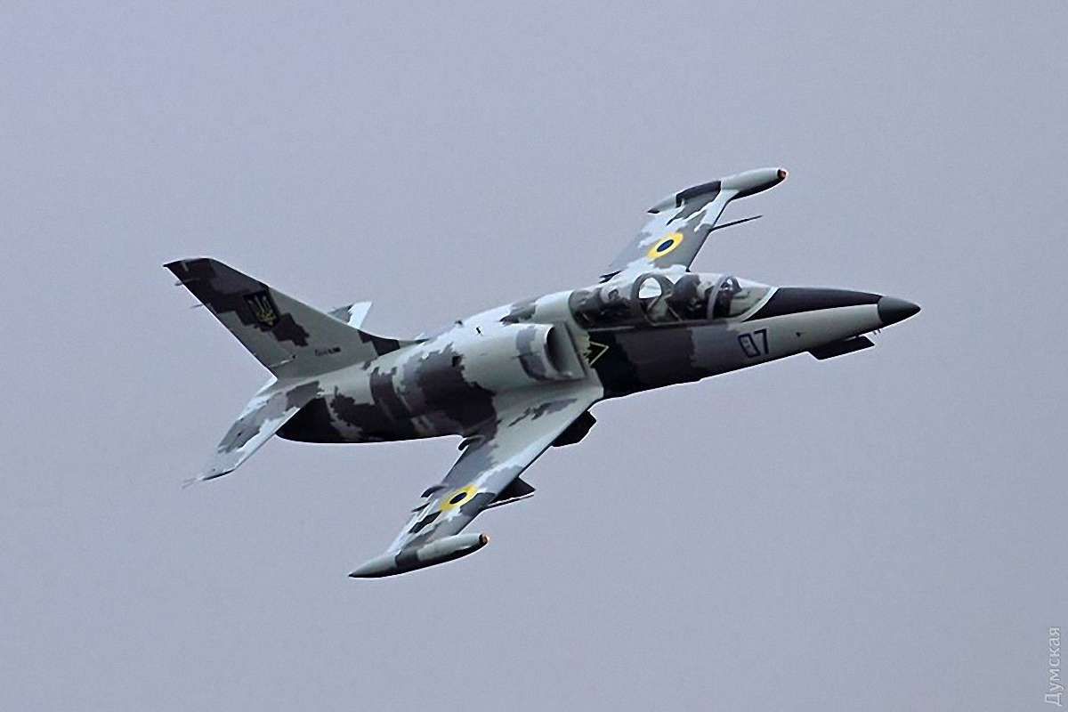 Одеський авіазавод передав Збройним силам модернізований навчально-бойовий літак