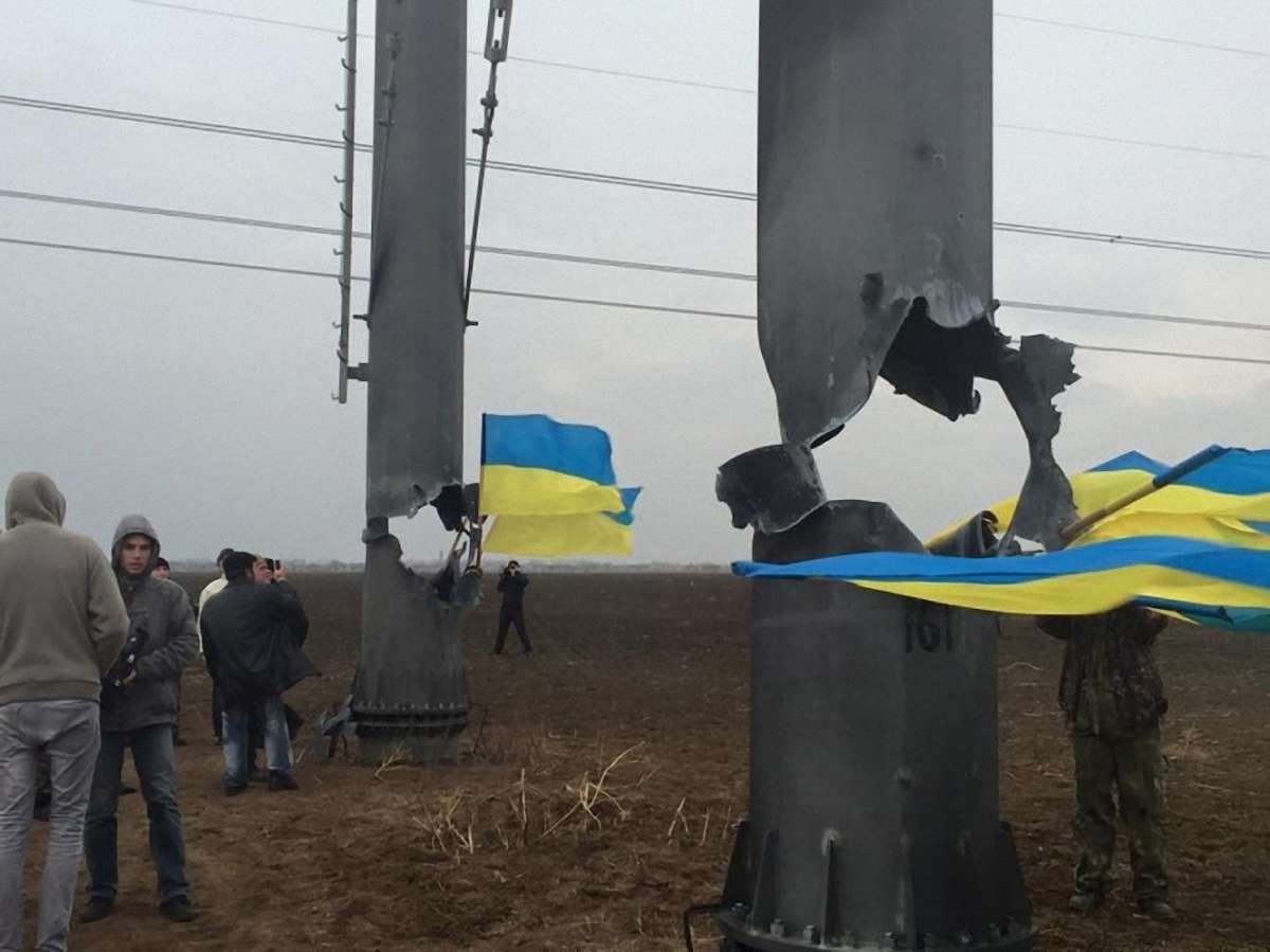 «Правий сектор»  не дозволив відновити електропостачання Криму