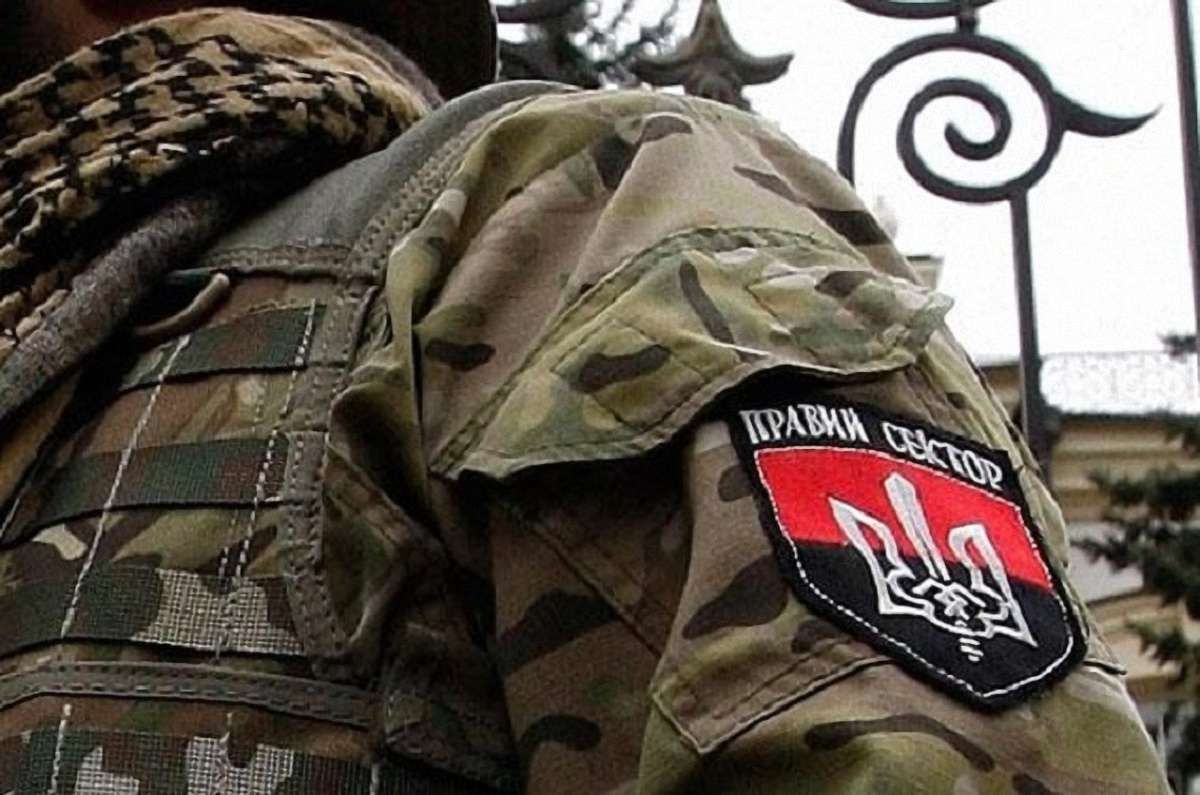 «Правий сектор» припинив участь у блокаді Криму
