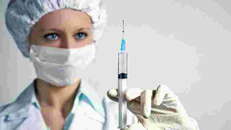 ВООЗ рекомендувала подовжити вакцинацію проти поліомієліту в Україні