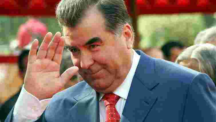 Парламент Таджикистану проголосив президента Рахмона рятівником і лідером нації