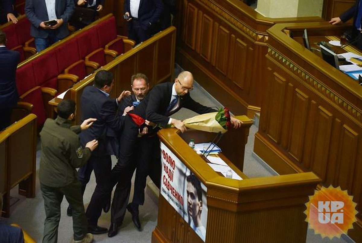 Барна прокоментував інцидент з Яценюком