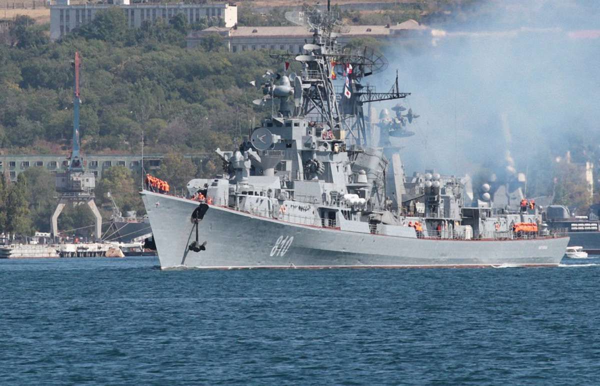 Російський військовий корабель обстріляв турецьке судно в Егейському морі