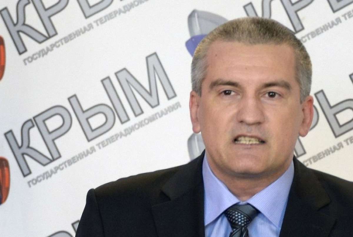 Аксьонов оголосив в окупованому Криму режим воєнного часу