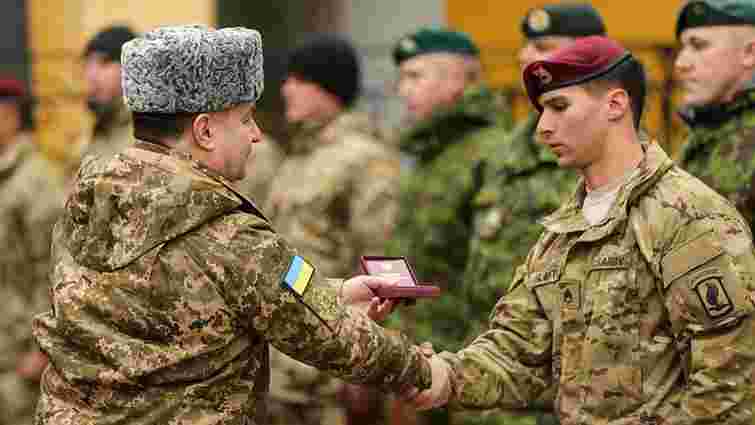 Міністр оборони вручив нагороди військовим зі США, Канади та Литви