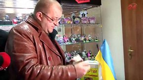 Активісти під час рейду у центрі Львова виявили скриньки псевдоволонтерів