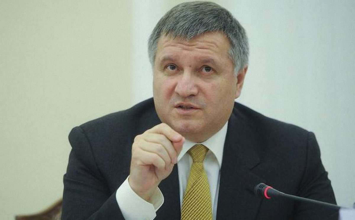 Перехід на електронні паспорти в Україні триватиме 5 років, - Аваков