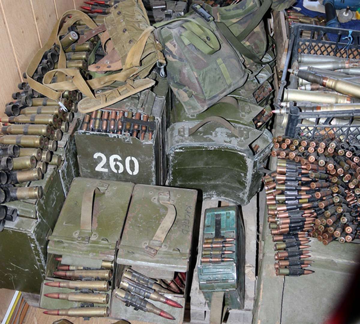 У Маріуполі виявили велику партію зброї та вибухівки