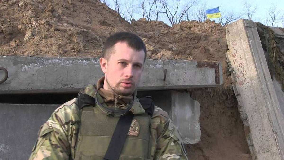 Бойовики почали зводити укріплення перед Комінтерновим