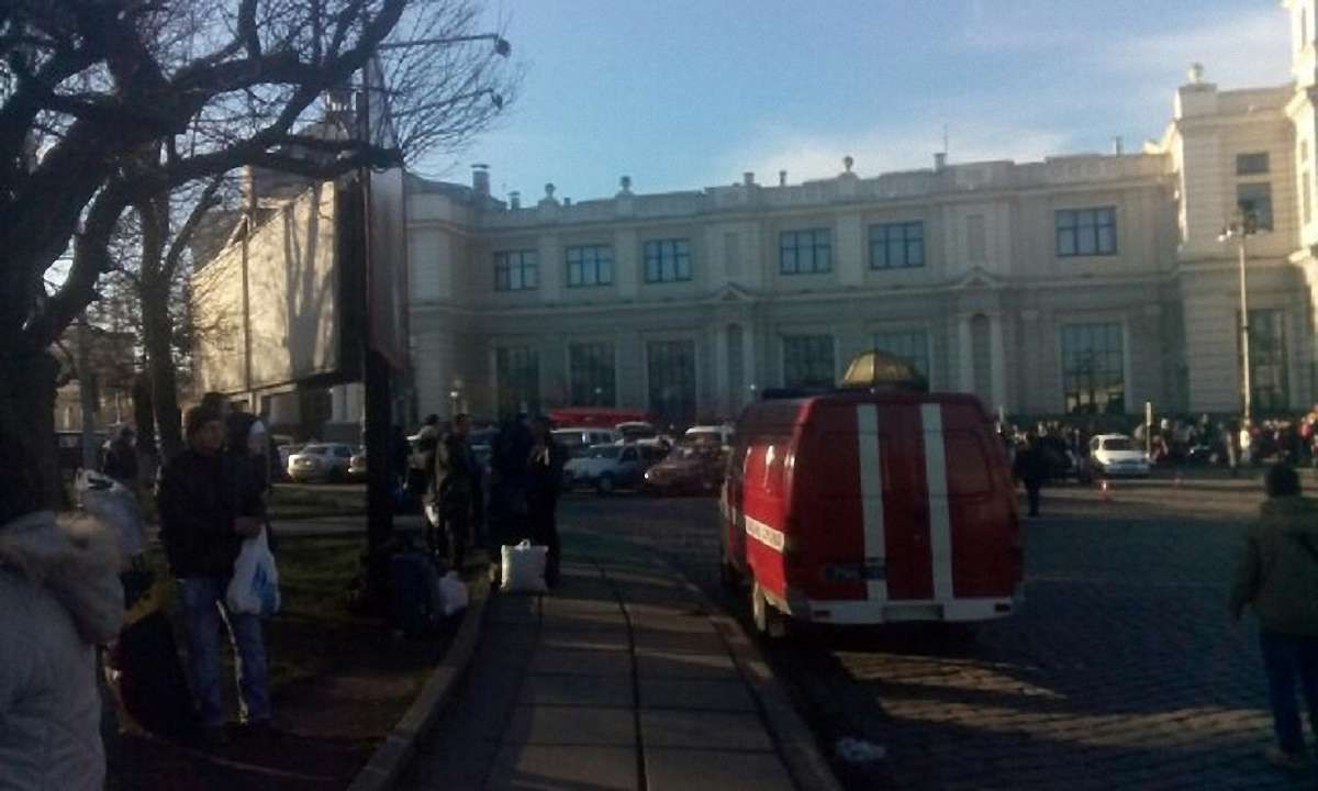 З Одеси повідомили про «замінування» залізничного вокзалу у Львові