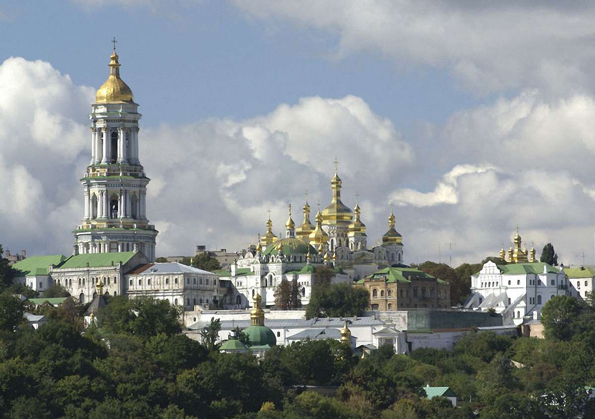 Києво-Печерська лавра буде українською, — Філарет