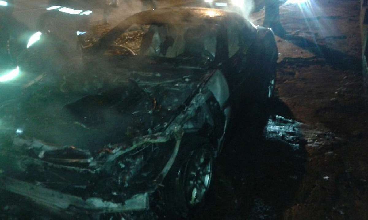 Вночі у Львові згорів Mercedes, підозрюють підпал