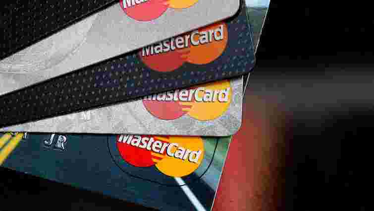 Visa і MasterCard пішли з російських банків, що ведуть бізнес у Криму