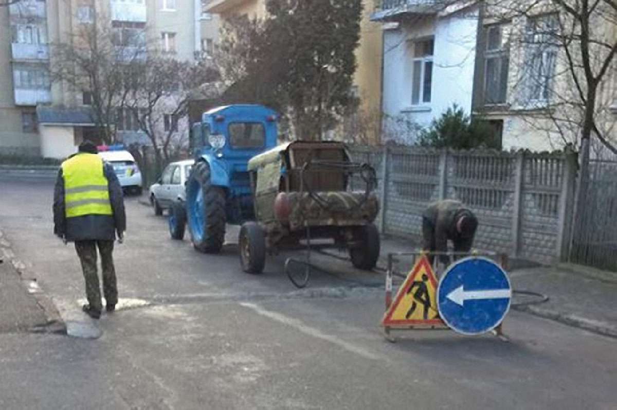 У Львові демонтували незаконний обмежувач руху