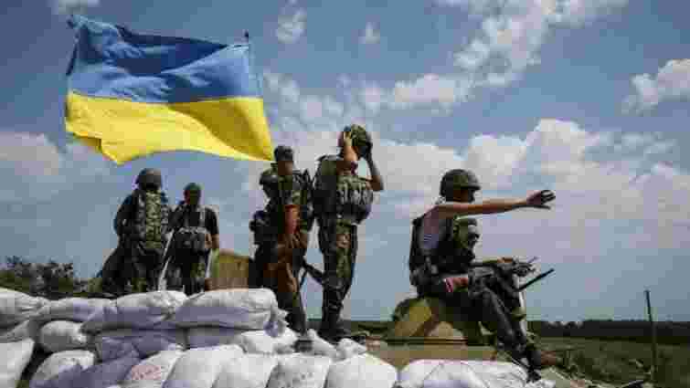 У 2016 році українським військовим значно збільшать зарплати, – Полторак 