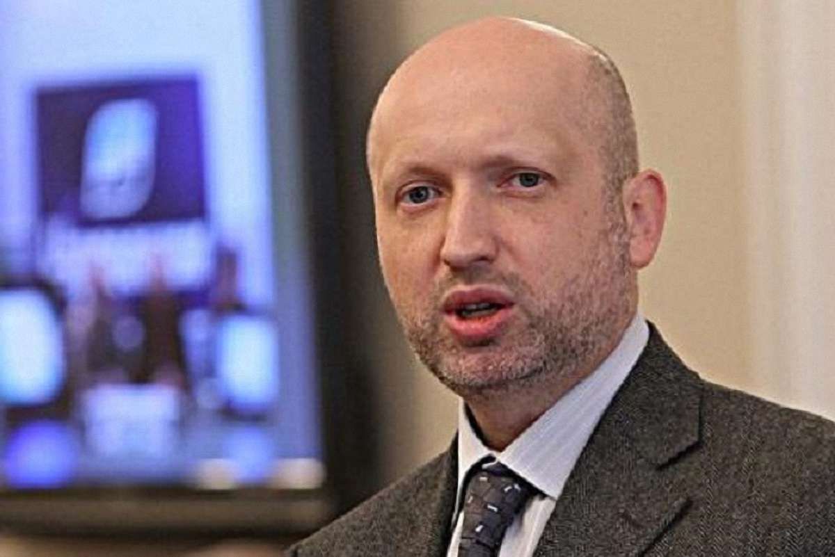 Турчинов запропонував перенести святкування Різдва в Україні