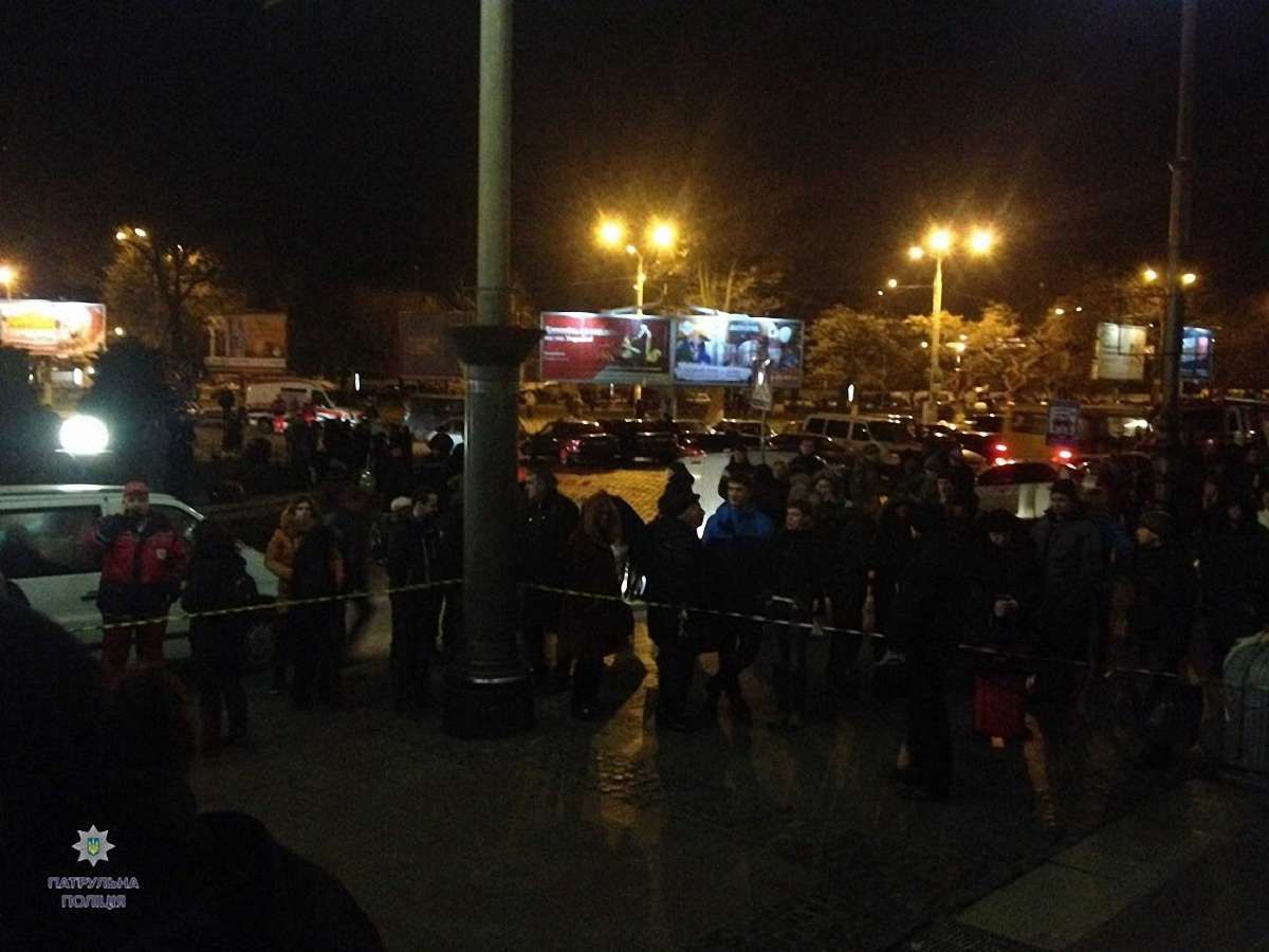 Через неточність погроз «мінувальника» у Львові перевіряли три вокзали