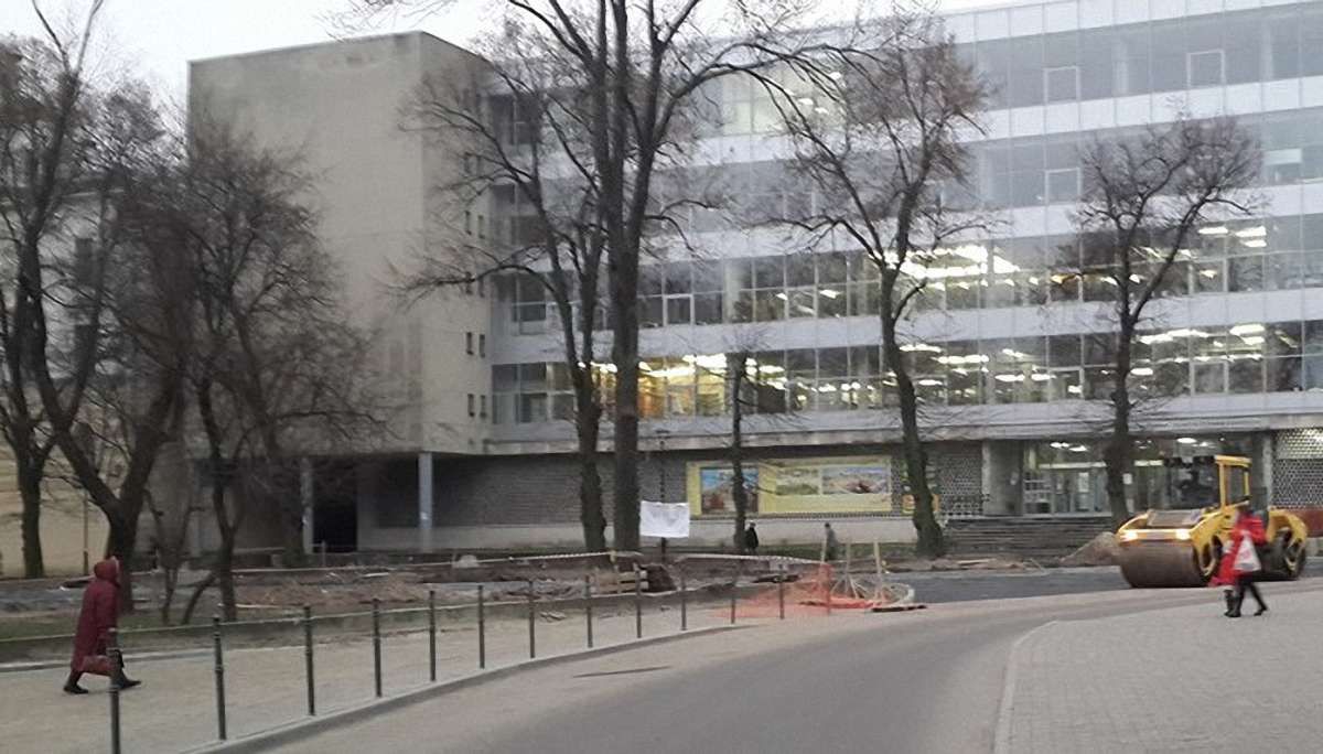 Сьогодні у Львові завершать ремонт дороги біля скверу Святого Юра