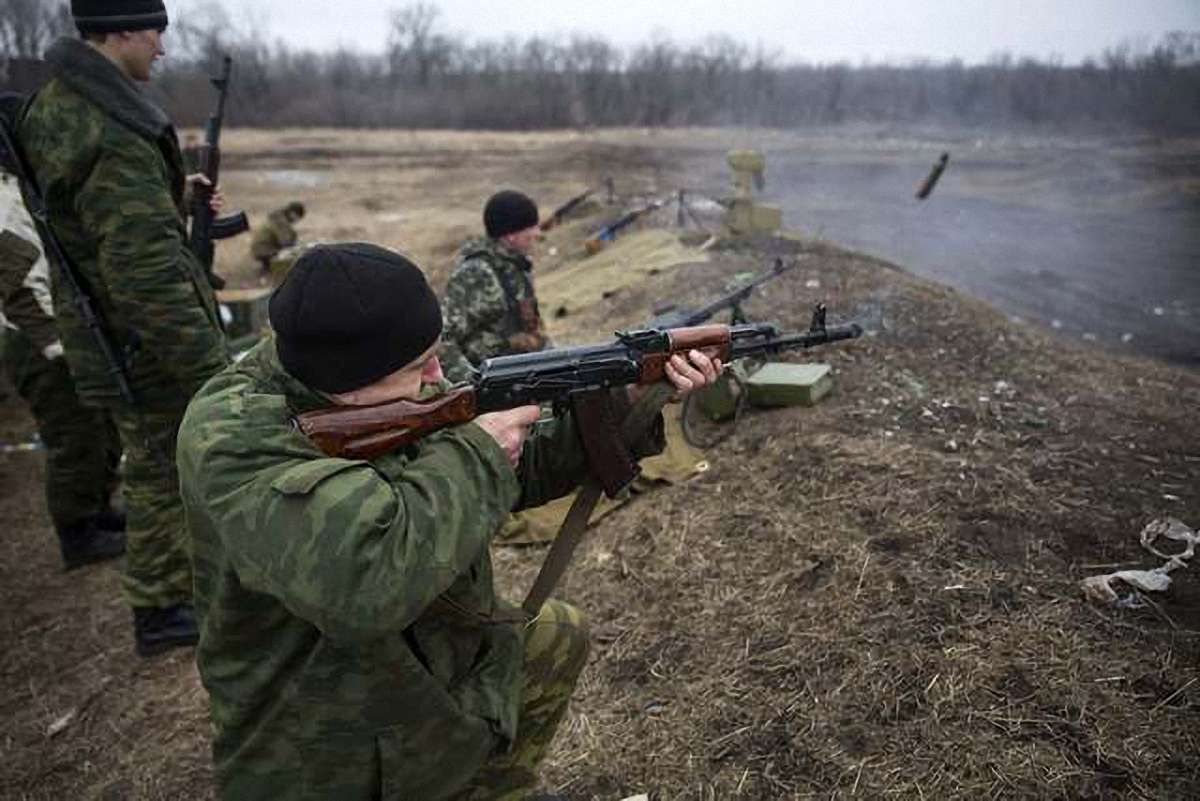 Переодягнені в українських військових бойовики обстріляли Зайцеве на Донеччині