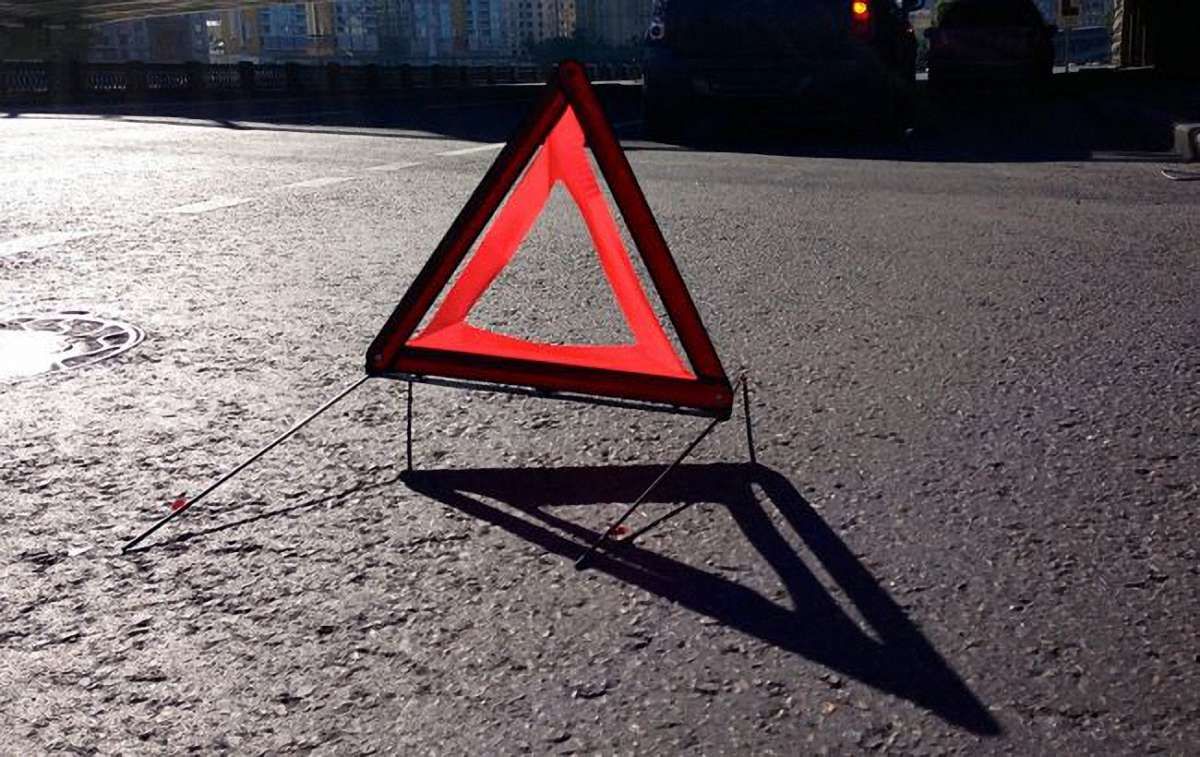 У Києві в результаті зіткнення фури з легковиком загинули двоє людей