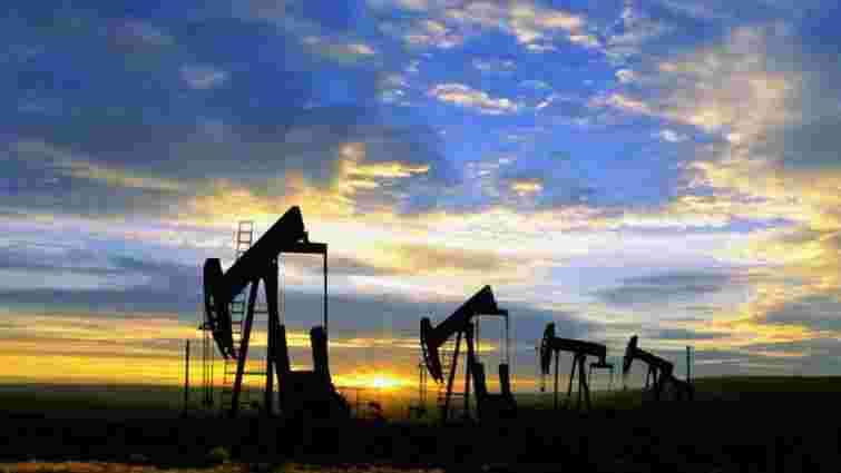 Ціна нафти впала нижче $33 за барель