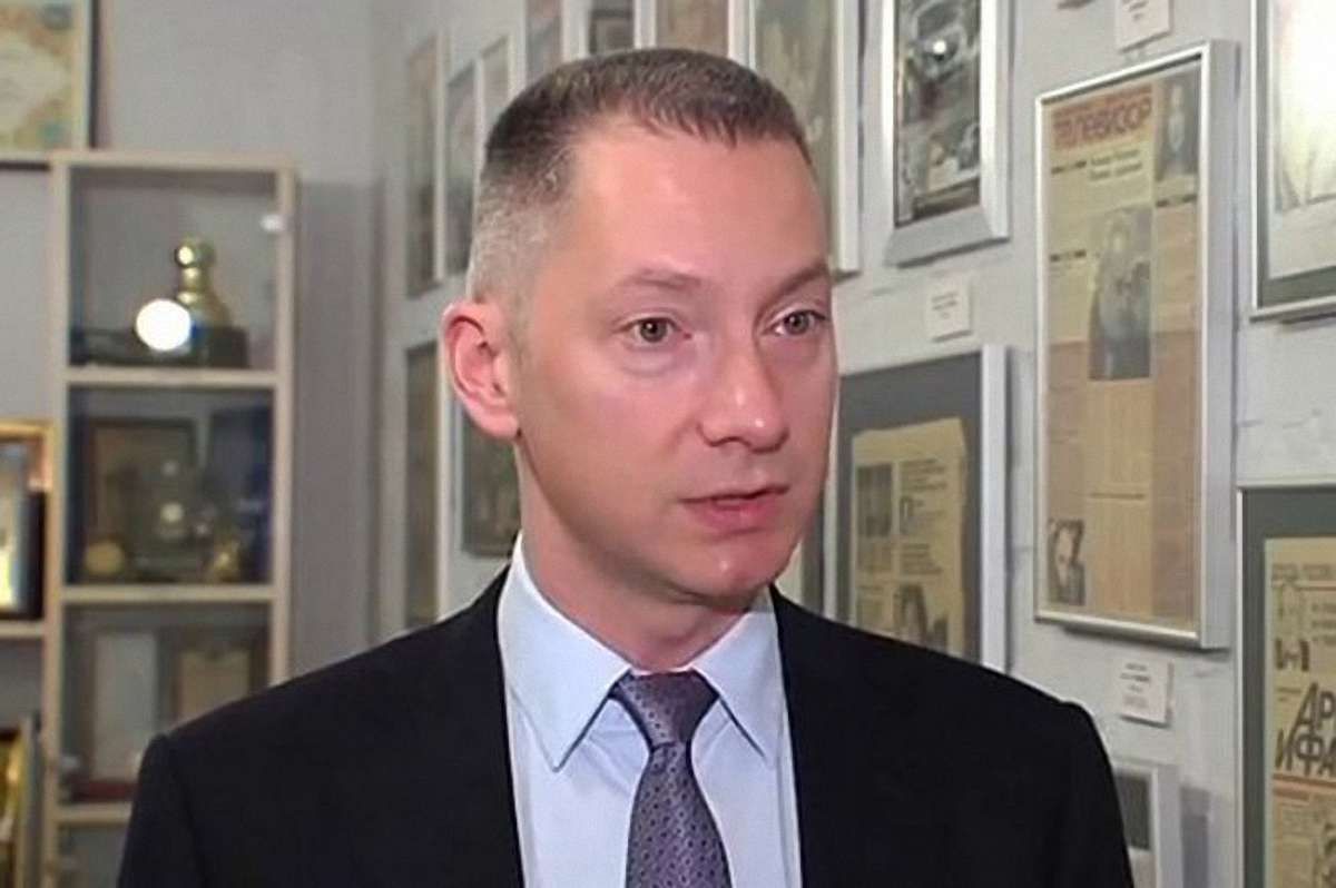 Посадовий оклад голови АП Бориса Ложкіна становить 7885 грн