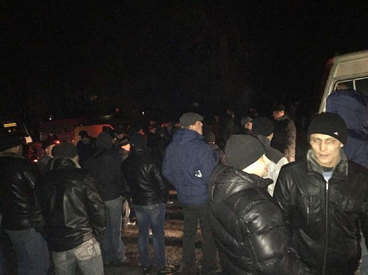 Львівські шахтарі і далі страйкують: перекрили в’їзд до Червонограда