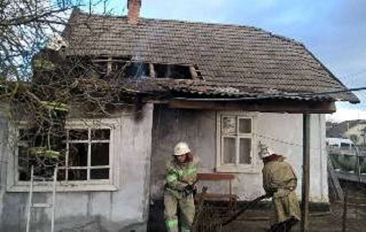 На Львівщині у власному будинку згоріла  жінка