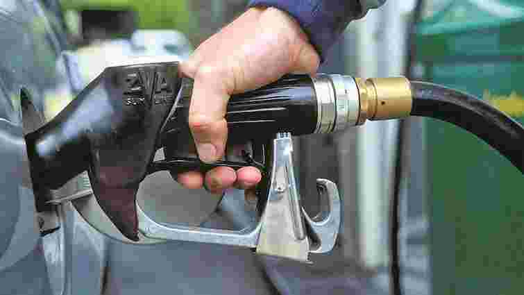 Кабмін вимагає знизити вартість пального на АЗС країни 