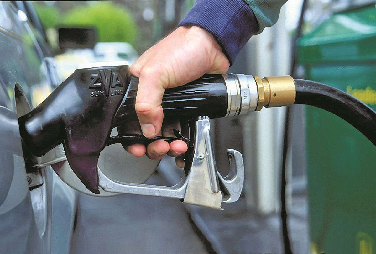 Кабмін вимагає знизити вартість пального на АЗС країни 