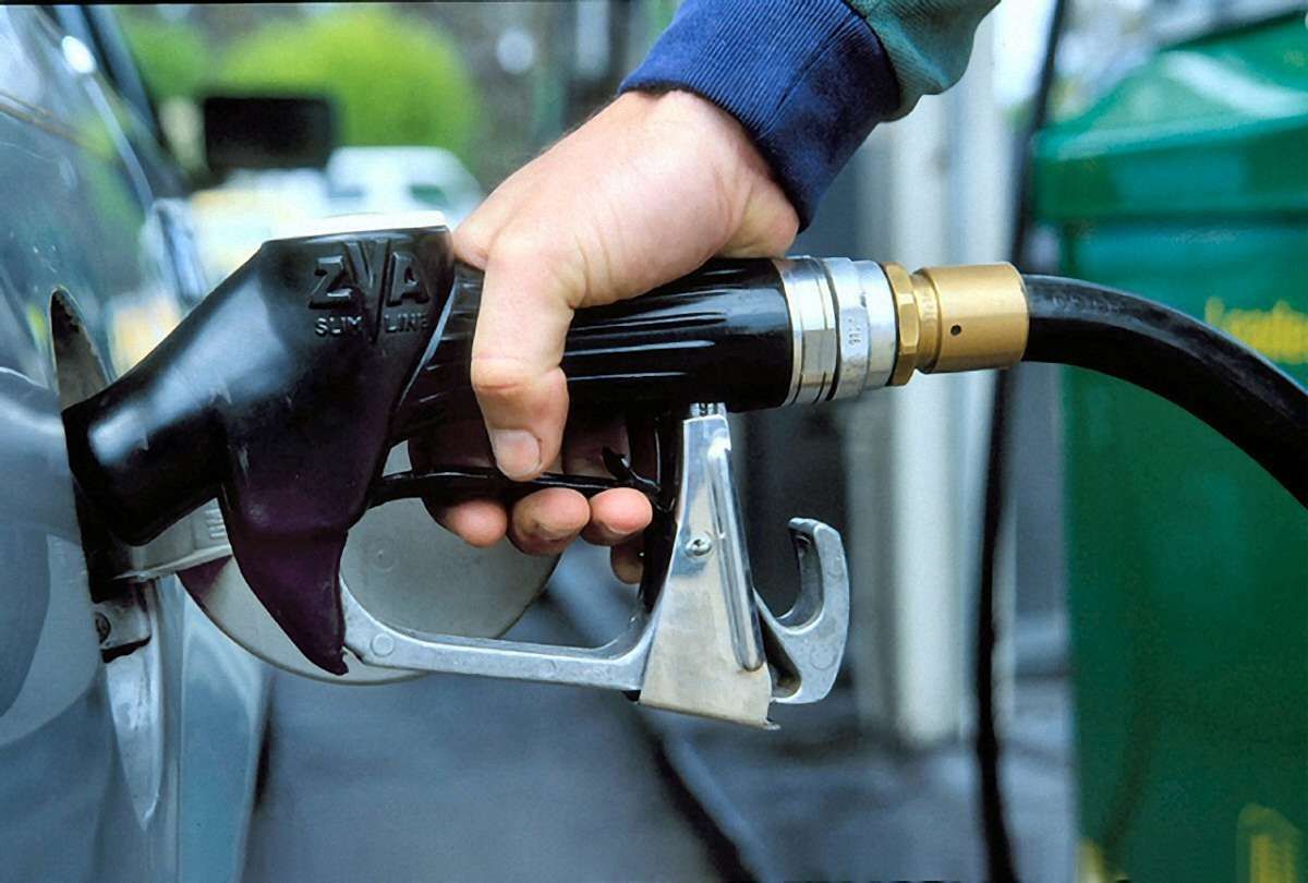 АЗС почали знижувати ціни на бензин в Україні