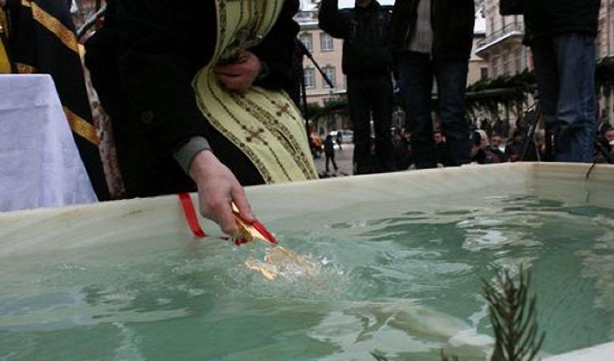 Розклад богослужінь у львівських храмах на Водохреща