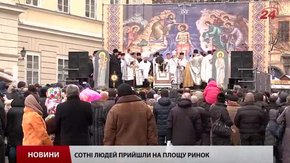 На площі Ринок освятили воду з нагоди святкування Водохреща