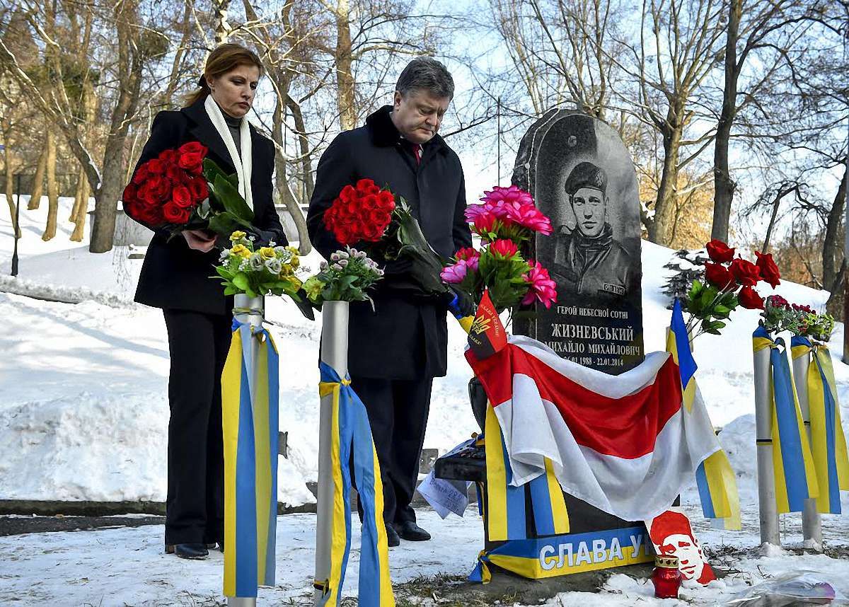 Президент вшанував пам’ять перших героїв «Небесної сотні» Нігояна і Жизневського