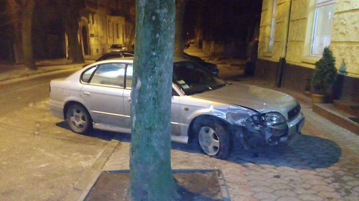 Водій, який розбив шість автомобілів у Львові, сам здався в поліцію