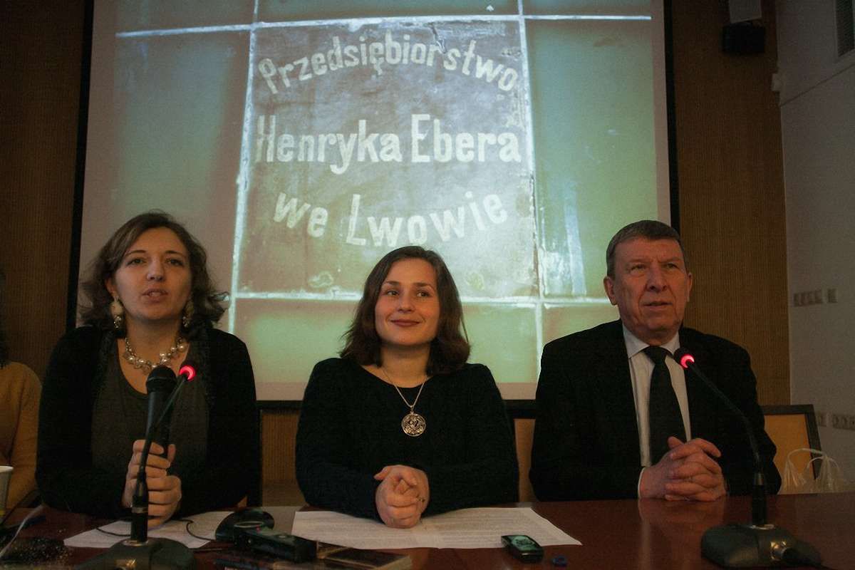 У Львові презентували книгу, присвячену польським написам на вулицях міста