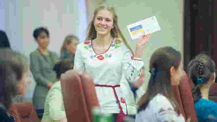 В Україні почали видавати ID-паспорти