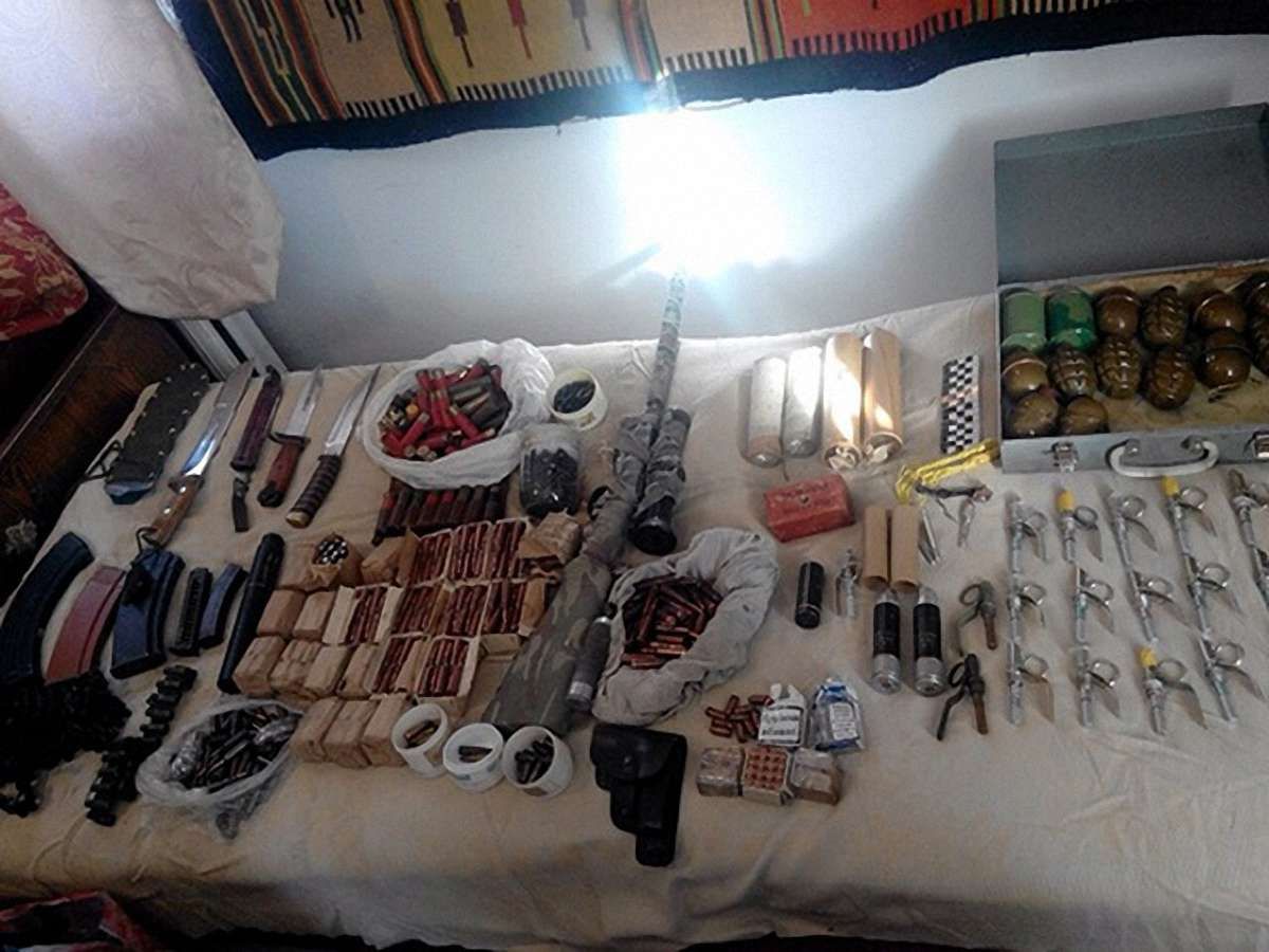 На Івано-Франківщині правоохоронці вилучили арсенал зброї