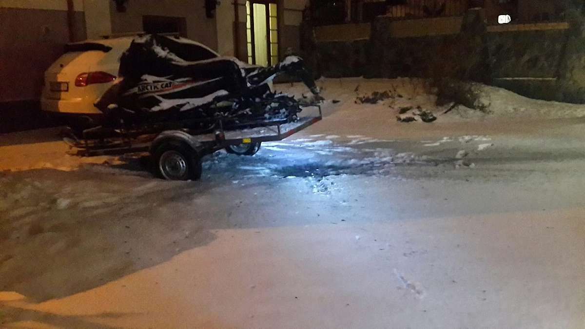 На подвір’я львівського банкіра кинули петарду