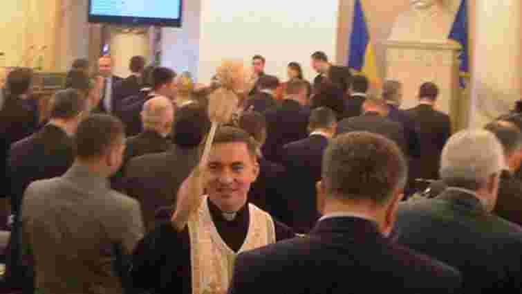 Засідання Львівської облради вперше розпочалося з молитви