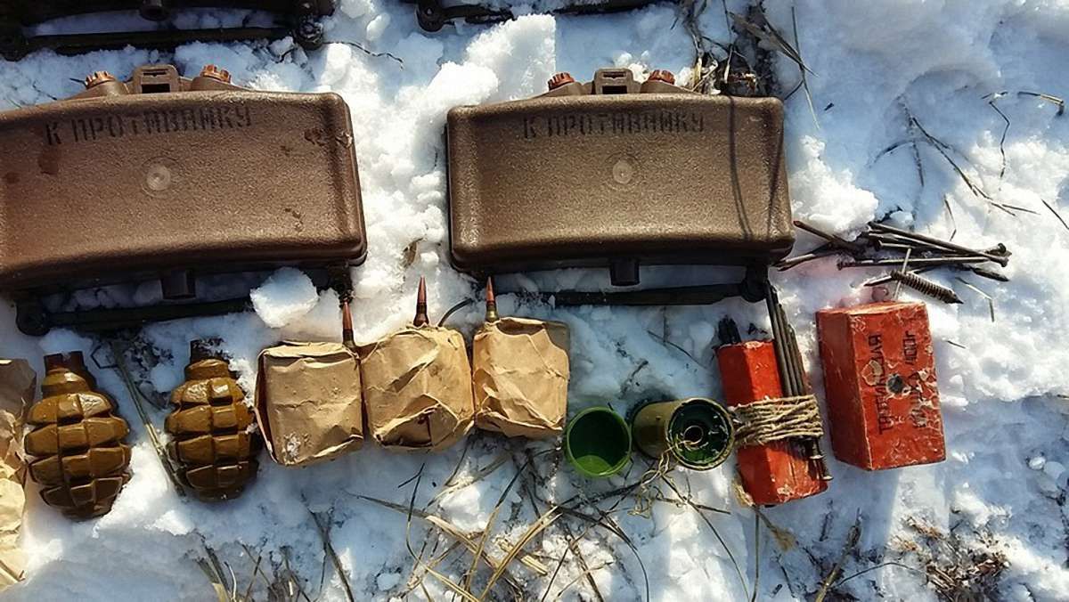 На Донеччині виявили схованку з вибухівкою