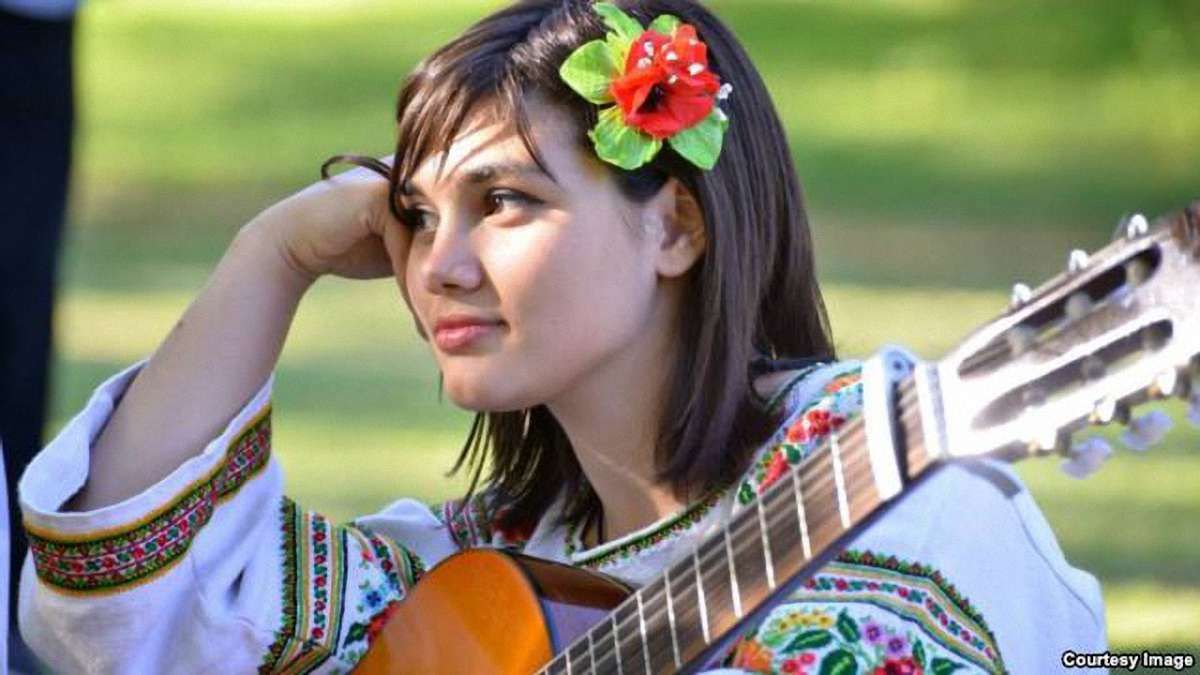 Українка звернулась до королеви Великобританії  за підтримкою 