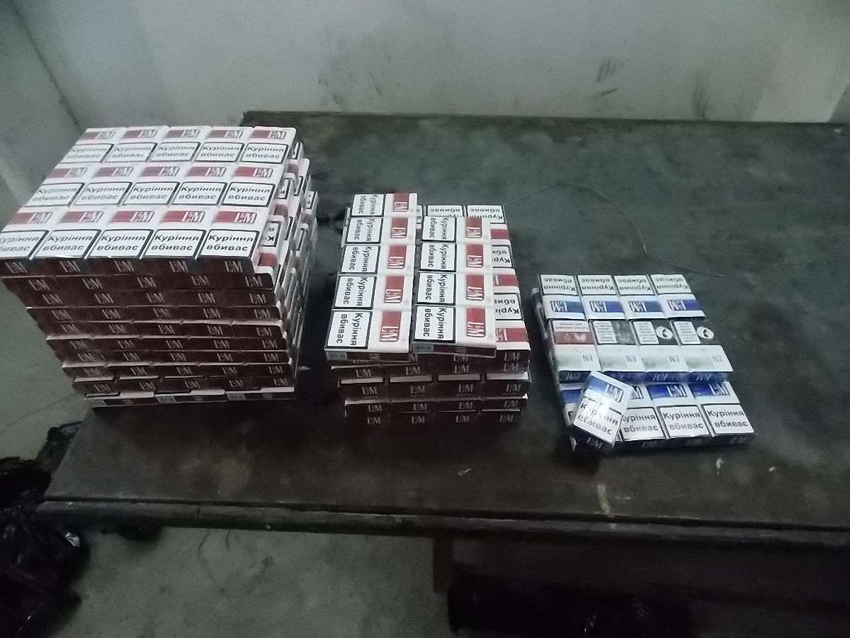 За контрабанду сигарет на Львівщині конфіскували два автомобілі