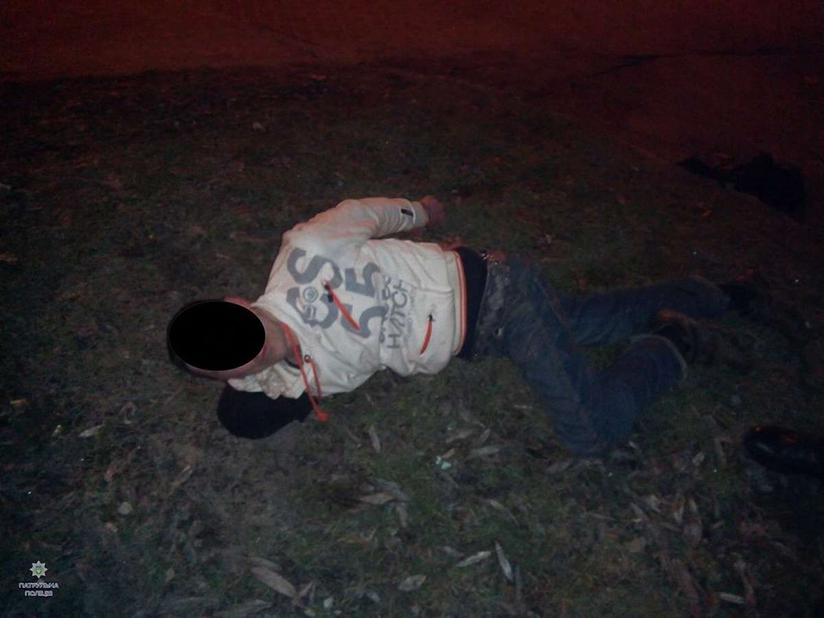 Поліція затримала у Львові чоловіка, який з ножем кидався на перехожих