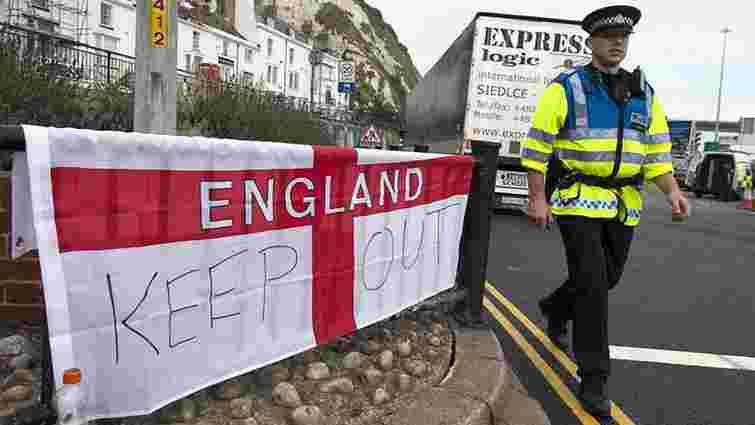 У Британії виникли сутички між прихильниками і противниками мігрантів