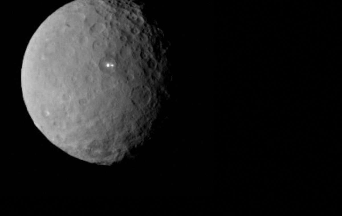NASA опублікувало відео польоту над карликовою планетою Церера