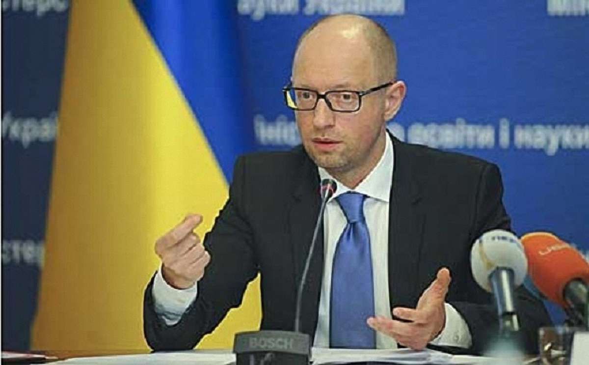 Вкрадені Януковичем $1,5 млрд треба використати на армію і підвищення соцстандартів – Яценюк