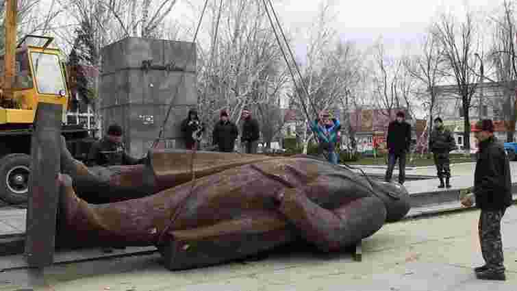 В Україні за рік демонтували 139 комуністичних пам’ятників