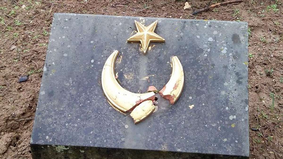 В окупованому Севастополі втретє осквернили пам’ятник турецьким воїнам
